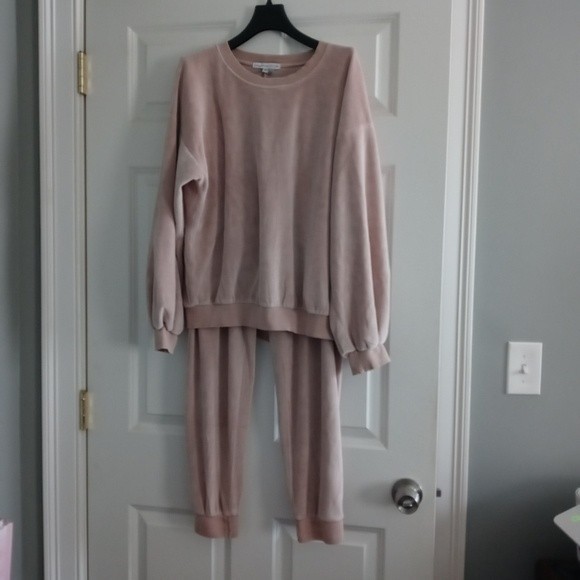 Young Fabulous & Broke Sweaters - NWT Young Fabulous & Broke Blush Velour Set